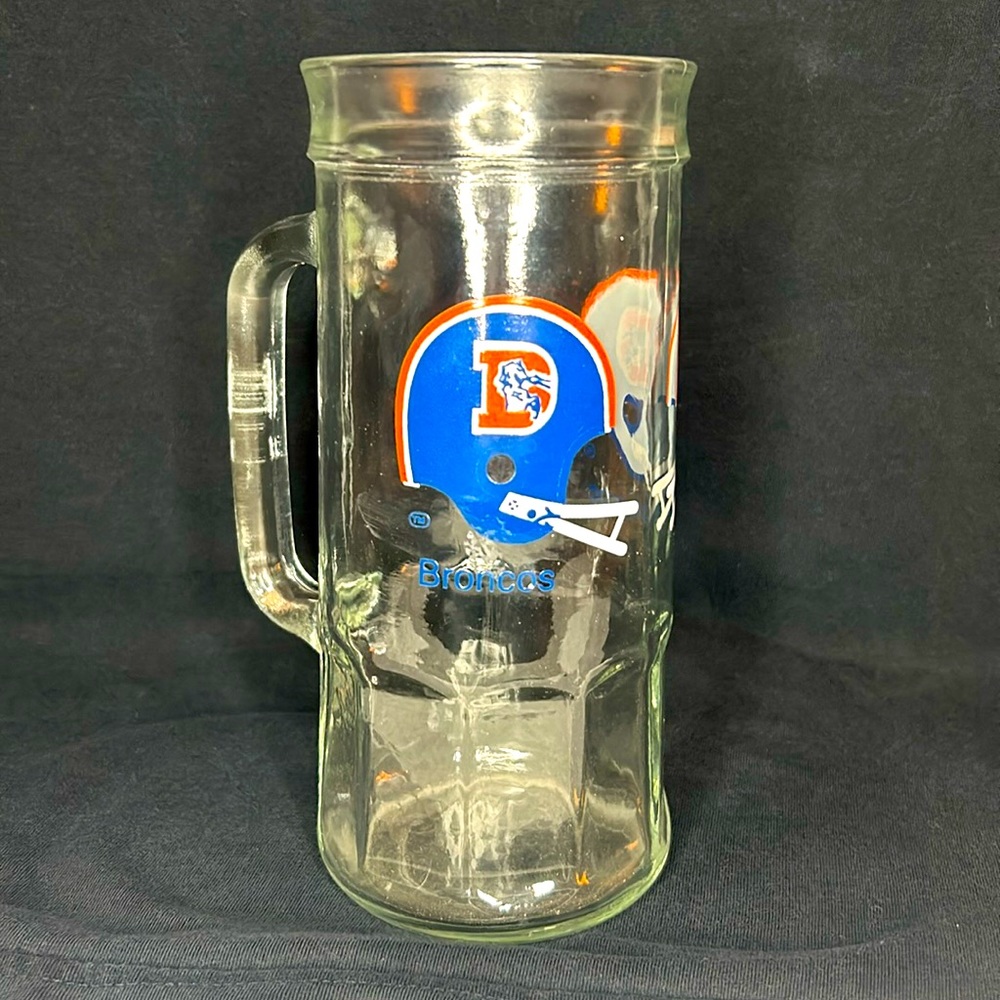 Denver Broncos Helmet Fisher Peanuts Vintage Glass Stein NFL Vintage 1980s